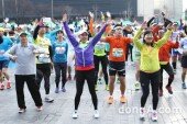 [동아포토]2016서울국제마라톤 ‘신나는 워밍업!’