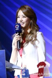 [동아포토]배지현 아나운서 ‘야구의 계절을 여는 미모~’