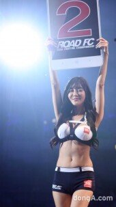 [동아포토]최슬기 빛나는 로드걸, 명품 각선미