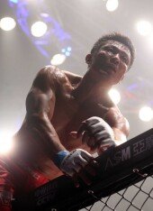 [동아포토]최영, 한국 복귀전 승리