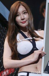 [동아포토]로드걸 한지은, 섹시한 눈빛