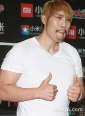 [동아포토]최홍만, 빛나는 쌍엄지