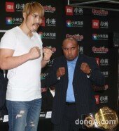 [동아포토]최홍만-마이티 모, 두 주먹 불끈~