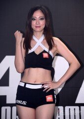 [포토] 로드걸 왕지윤 ‘새로운 로드걸로 인사드려요’