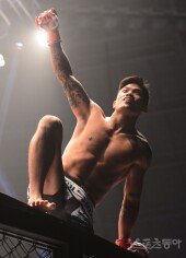 [포토] 박원식 ‘모두 소리 질러~’