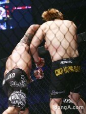 [동아포토]최홍만 '제대로 한 방'