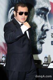 [동아포토]김보성 '의리~'