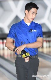 [동아포토]김수현 프로볼러 도전 '화보같은 모습'