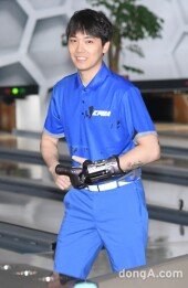 [동아포토]이홍기 '프로볼러를 향한 행복한 도전'