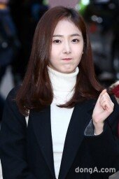 [동아포토]여자친구 신비 '수능 파이팅!'