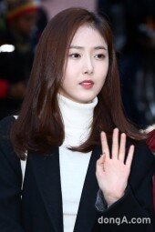 [동아포토]여자친구 신비 '이른 아침에도 예쁨 가득한 얼굴'