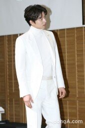 [동아포토]공유 '등장부터 화보느낌 물씬'