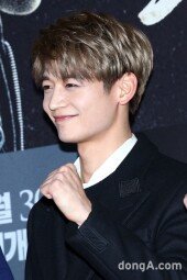 [동아포토]최민호 '꽃미소 파이팅'