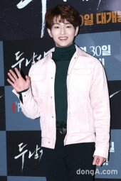 [동아포토]샤이니 온유 '민호 축하해!'