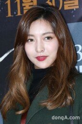 [동아포토]에프엑스 루나 '매혹적인 레드립'