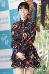 [동아포토]배슬기 '향기가 날 것 같은 패션'