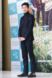 [동아포토]최정원 '바른 미소'