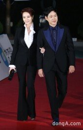 [동아포토]김혜수-유준상 '어김없는 첫 손님 청룡의 커플'