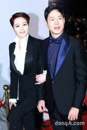 [동아포토]김혜수-유준상 '첫 주자는 청룡커플'