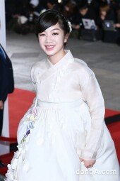 [동아포토]강하나 '어떤 드레스보다 아름다운 한복자태'