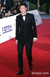 [동아포토]지수 '훤칠함이 열일합니다~'