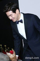 [동아포토]이상윤 '빠져라! 보조개 매력!'