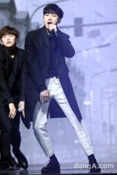 [동아포토]B1A4 진영 '거짓말이야'