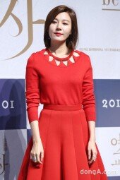[동아포토]김하늘 '새빨간 질투'