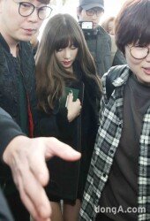 [동아포토]소녀시대 태연, 험난한 출국장 가는길