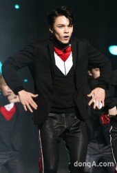 [동아포토]세븐틴 버논 '붐붐~'