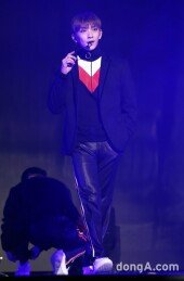 [동아포토]세븐틴 조슈아 '열일하는 눈빛'