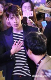 [동아포토]김우빈도 심쿵한 강동원 미모