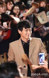 [동아포토]강동원 '오빠는 행복해'