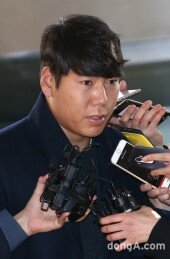 [동아포토]'음주운전' 강정호, "물의를 일으켜 죄송합니다"