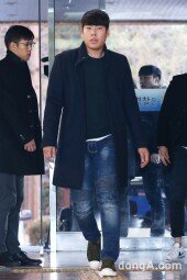 [동아포토]강정호 '음주운전 혐의로 경찰출석'