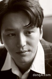 [동아포토+]변요한 눈빛 "당신 거기 있어줄래요"