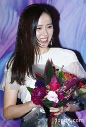 [동아포토]손예진 '꽃보다 아름다워'