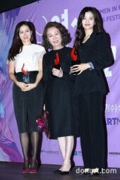[동아포토]손예진-윤여정-김태리 '자랑스런 여성영화인'