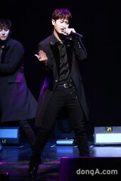[동아포토]SS301 허영생 '성숙한 퍼포먼스'
