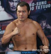 [동아포토]김보성 '로드FC 데뷔전 계체량 통과'