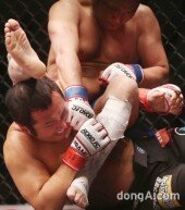 [동아포토]김보성 "이 악물고"