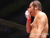 [동아포토]김보성 "아파요"