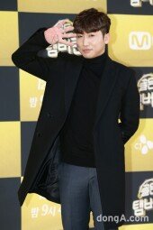 [동아포토]유세윤 '뼈그맨의 골든탬버린~'