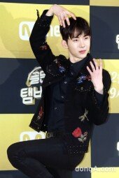 [동아포토]조권 '깝에 흥을 더했어요~'