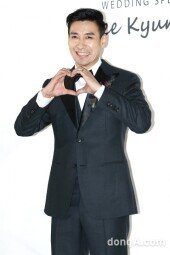 [동아포토]신성우 '테리우스 장가갑니다'