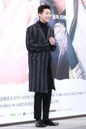 [동아포토]박서준 '손발이 오글오글~'