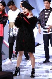 [동아포토]미료 '런웨이 장악한 센언니 카리스마'