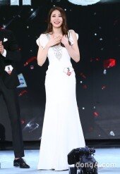 [동아포토]최유솔 '감격스런 2016 슈퍼모델 대상'