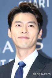 [동아포토]현빈 '잘생김 지키는 쌍둥이 보조개'