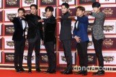 [동아포토]신화 '가요대축제에 우리가 빠질 수 없지'